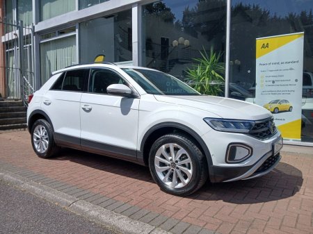 2024 Volkswagen T-Roc T-ROC LIFE 2.0 TDI M6F 116HP €33,950