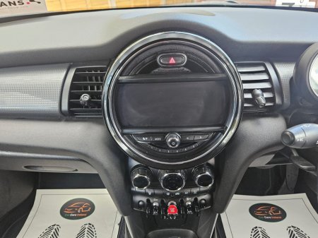 2017 MINI Hatch - thumbnail 24