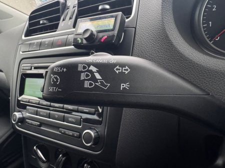 2013 Volkswagen Polo CL 1.2 MANUAL 5SPEED 70HP 5DR €8,750 thumbnail