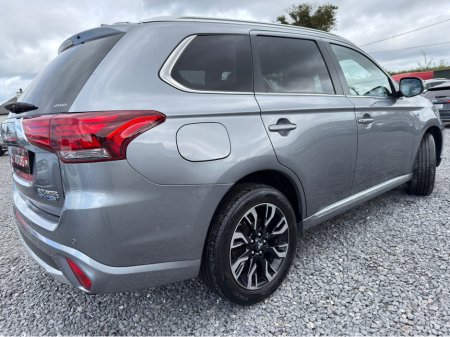 2016 Mitsubishi Outlander - thumbnail 7