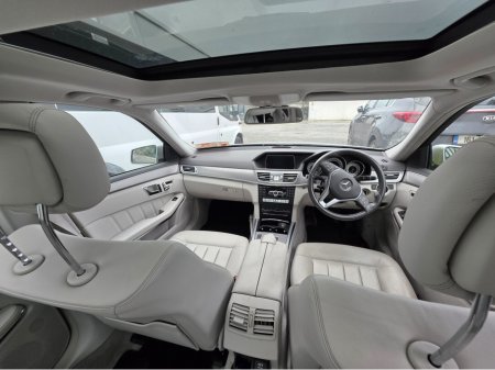 2013 Mercedes-Benz E Class E300 Bluetec Hybrid SE 4DR Auto thumbnail