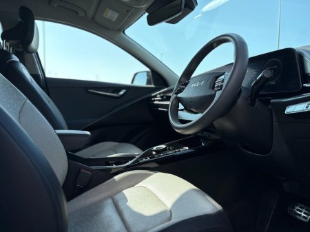 2023 Kia Niro - thumbnail 8