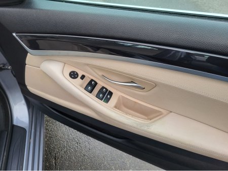 2011 BMW 5 Series - thumbnail 12