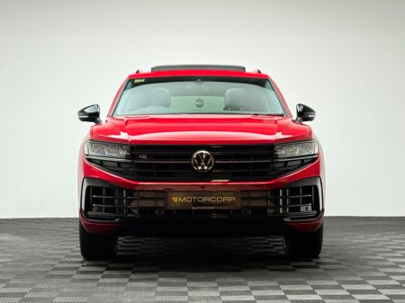 2025 Volkswagen Touareg - view 2