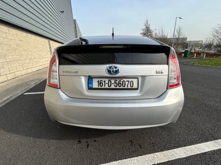 2016 Toyota Prius - thumbnail 7