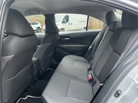 2025 Toyota Corolla COROLLA SALOON LUNA €31,950 thumbnail