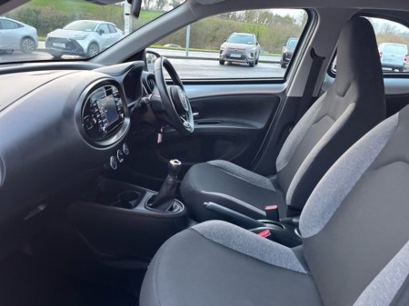 2023 Toyota Aygo X AYGO X 1.0 PULSE thumbnail