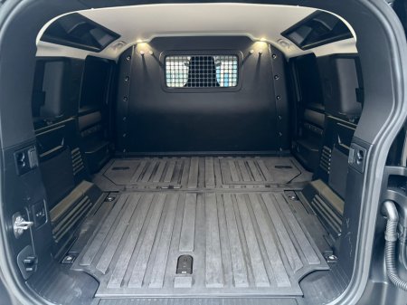 2021 Land Rover Defender - thumbnail 14