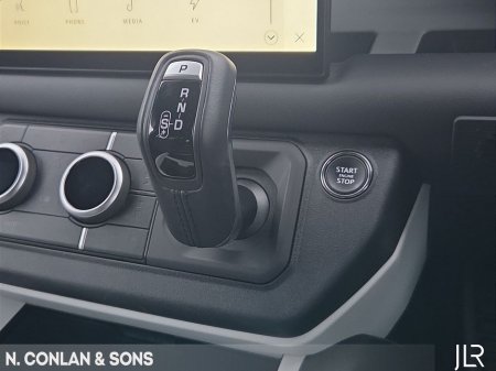 2025 Land Rover Defender 110 PHEV X-DYNAMIC HSE *MAIN LAND ROVER DEALER* €115,950 thumbnail