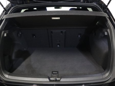 2023 Volkswagen Golf *26* GTE S-A DSG €29,995 thumbnail