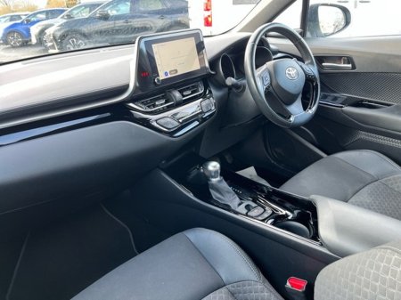 2023 Toyota C-HR HYBRID SPORT BI-TONE 4DR thumbnail