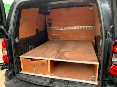 2017 Peugeot Partner 1.6 HDI 75BHP PROFESSIONAL 3 SEATER // PRICE EXCL. VAT // ONE OWNER // EXCELLENT SERVICE HISTORY // €6,463 thumbnail