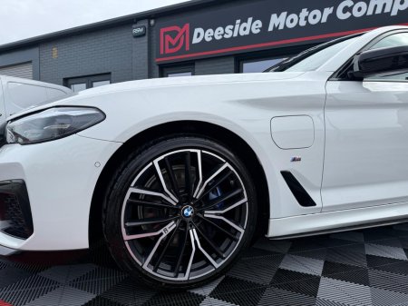 2021 BMW 5 Series - thumbnail 3