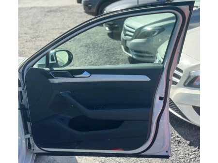 2016 Volkswagen Passat - thumbnail 7