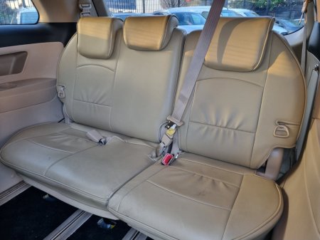 2012 Toyota Estima - thumbnail 10