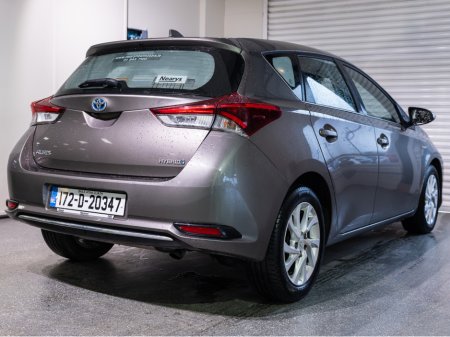 2017 Toyota Auris HYBRID LUNA 4DR AUTO €15,950