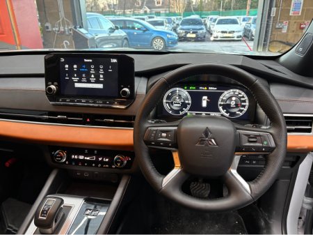 2024 Mitsubishi Outlander - thumbnail 7