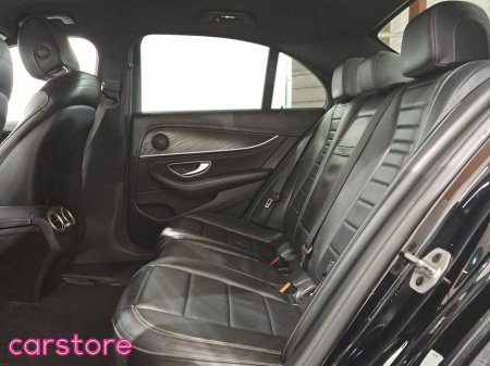 2022 Mercedes-Benz E Class - thumbnail 10