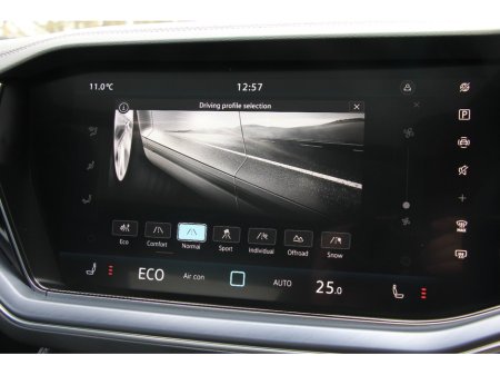 2025 Volkswagen Touareg - thumbnail 29