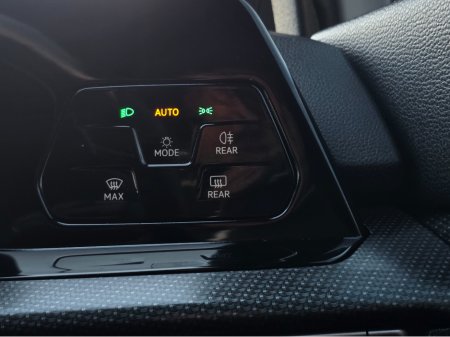 2021 Volkswagen Golf 1.5 TSI R-LINE  130HP ORIGINAL IRISH CAR €24,500 thumbnail