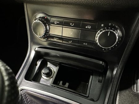 2013 Mercedes-Benz B Class B 180 CDi €10,800 thumbnail