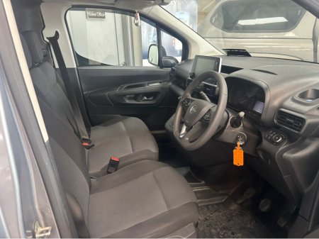 2023 Opel Combo SPORT L1H1 1.5 100PS 2DR SPRT-L1H1-1.5 D-6SP 3DR €19,950