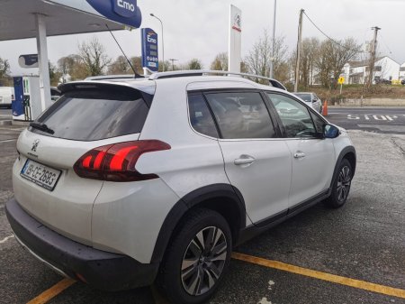 2019 Peugeot 2008 - thumbnail 7