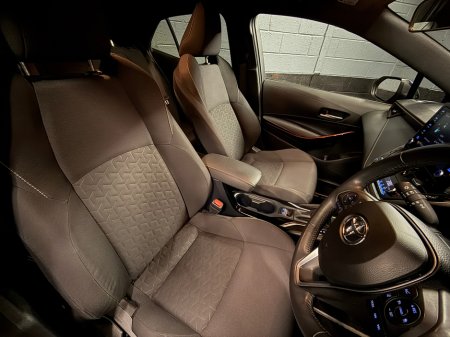 2019 Toyota Corolla 1.8 Hybrid Luna Sport Hatchback €18,900 thumbnail