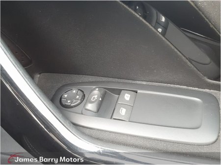 2016 Peugeot 208 - thumbnail 23