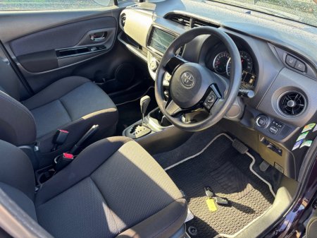 2016 Toyota Vitz - thumbnail 7