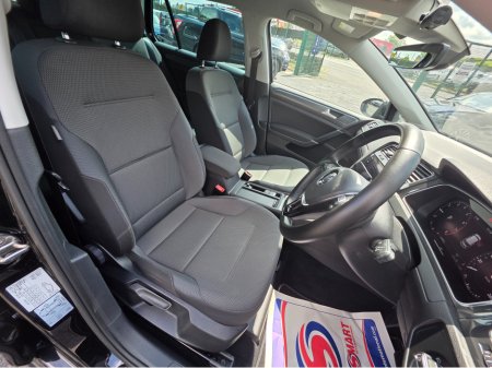 2018 Volkswagen Golf 1.2  TSI NAVI VIRTUAL CLOCKS ANDROID AUTO CARPLAY  LANE ASSIST LOW TAX BAND €17,950 thumbnail