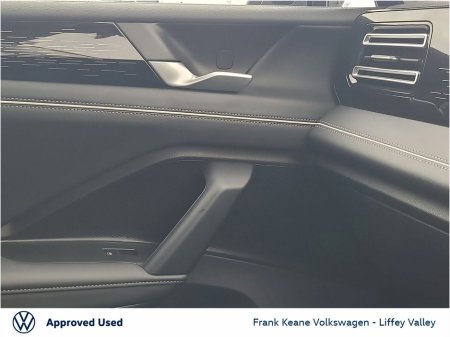 2024 Volkswagen Tiguan ELEGANCE AUTO 2.0TDI 150BHP *HEATED SEATS* *ELECTRIC TAILGATE* *REAR VIEW CAMERA* *PCP FINANCE AVAILABLE* €49,995 thumbnail