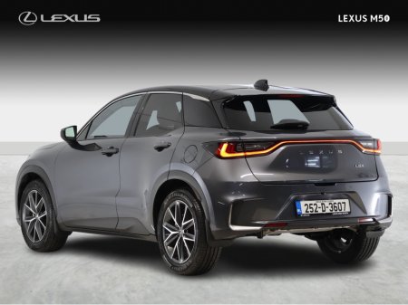 2025 Lexus LBX - thumbnail 3