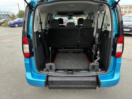 2025 Ford Grand Tourneo Connect Freedom Titanium (Private) €39,950 thumbnail