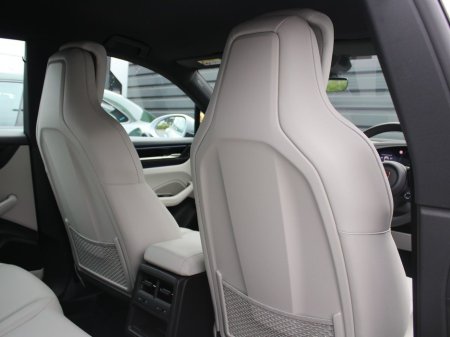 2025 Porsche Macan Electric €82,000 thumbnail