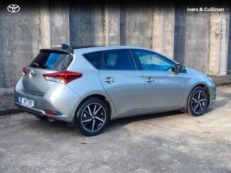 2018 Toyota Auris AURIS 1.2 D-4T LUNA SPORT €17,950 thumbnail