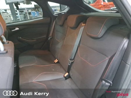 2018 Ford Focus - thumbnail 13