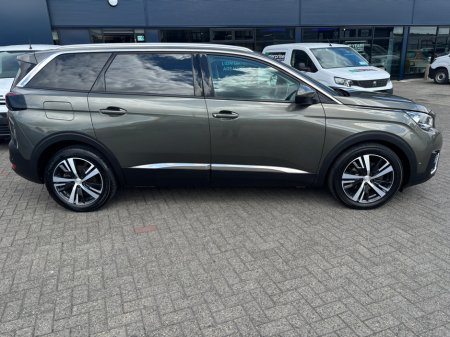 2019 Peugeot 5008  €20,950