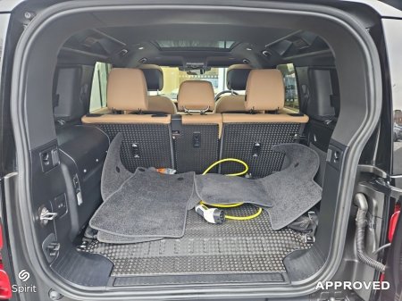 2025 Land Rover Defender - thumbnail 13