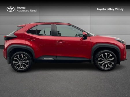 2025 Toyota Yaris Cross YARIS CROSS L-SPORT MONO €34,950 thumbnail