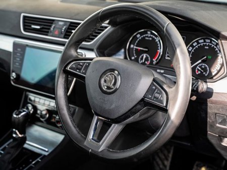 2020 Skoda Superb - thumbnail 4