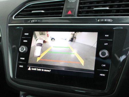 2020 Volkswagen Tiguan - thumbnail 19