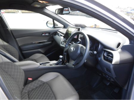 2020 Toyota C-HR - thumbnail 3