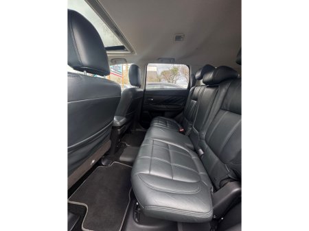 2017 Mitsubishi Outlander - thumbnail 17