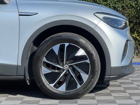 2023 Volkswagen ID.4 - thumbnail 9