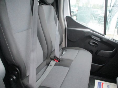 2021 Nissan NV400 - thumbnail 16