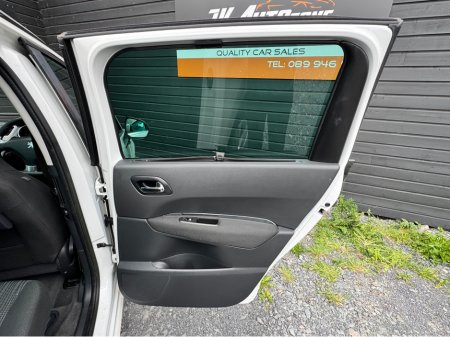 2013 Peugeot 5008 - thumbnail 16