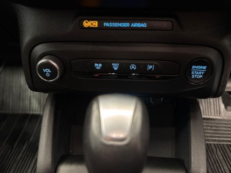 2025 Ford Focus - thumbnail 17