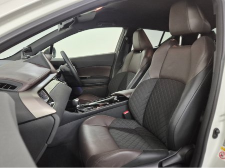 2019 Toyota C-HR **SPORT HYBRID**AUTO**KEYLESS ENTRY AND START**ANDROID/APPLE RADIO MEDIA UNIT**18" DIAMOND CUT ALLOYS**REVERSE CAMERA**HALF LEATHER SEATS**LANE DEPARTURE WARNING**ADAPTIVE CRUISE CONTROL**BLIND SPOT €21,949 thumbnail