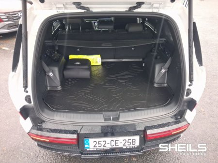 2025 Hyundai Santa Fe 1.6 PHEV 4WD Premium Calligraphy €66,950 thumbnail